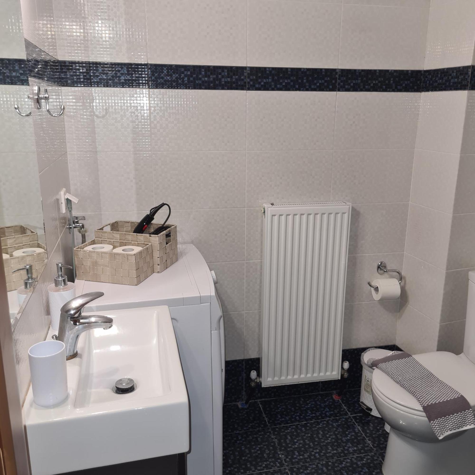 Apartment Cozy Gold Appartment#free Parking#