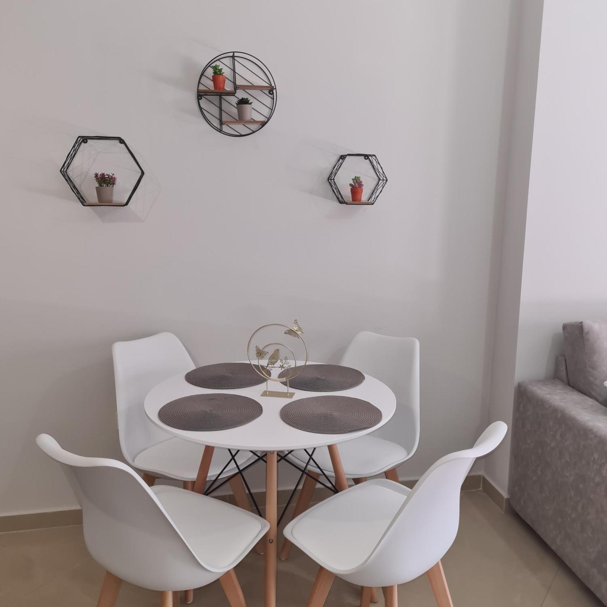 Apartment Cozy Gold Appartment#free Parking#
